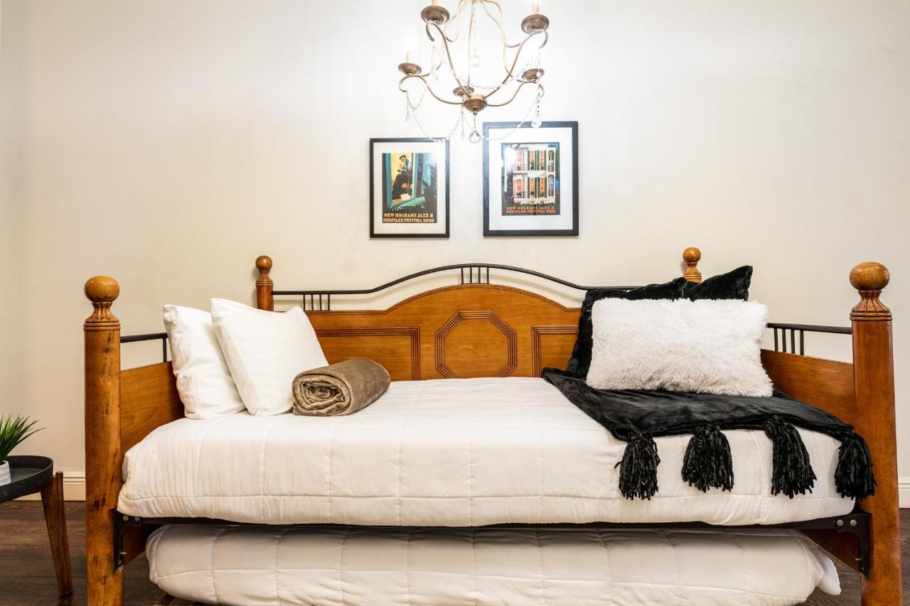The Alexandre Hotel New Orleans Bagian luar foto